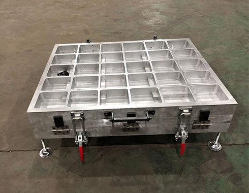 Комбинированная форма двери (вакуум + штамповка + пенообразование)