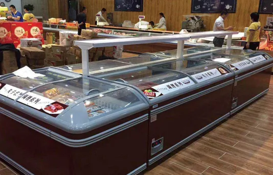 Commercial Freezer Line — Moulds + PU Foaming