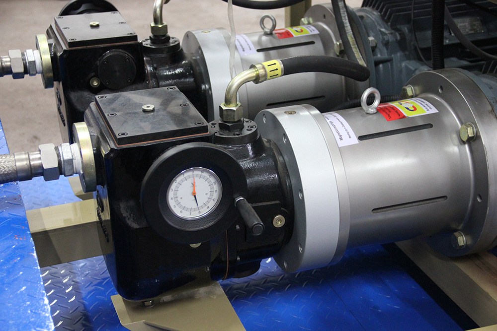 Magnetic coupling supporting high pressure pump